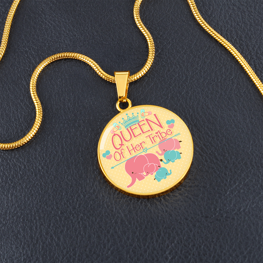 Queen of her tribe - Graphic Circle Necklace - JustFamilyThings