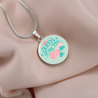 Load image into Gallery viewer, Queen of her tribe - Graphic Circle Necklace - JustFamilyThings
