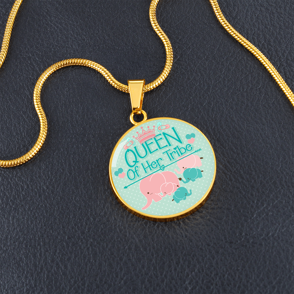 Queen of her tribe - Graphic Circle Necklace - JustFamilyThings