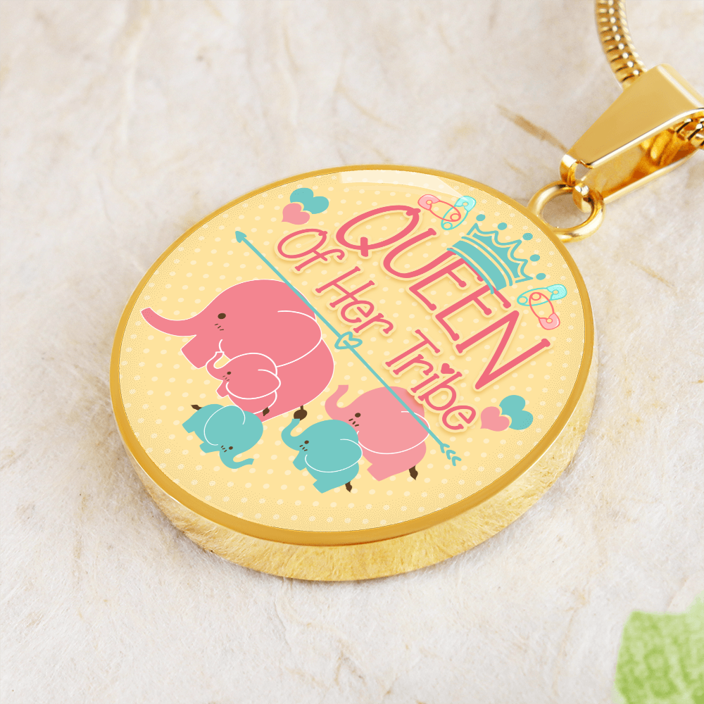 Queen of her tribe - Graphic Circle Necklace - JustFamilyThings