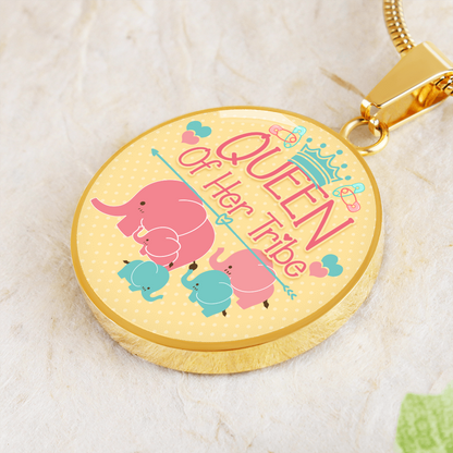 Queen of her tribe - Graphic Circle Necklace - JustFamilyThings