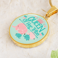 Load image into Gallery viewer, Queen of her tribe - Graphic Circle Necklace - JustFamilyThings
